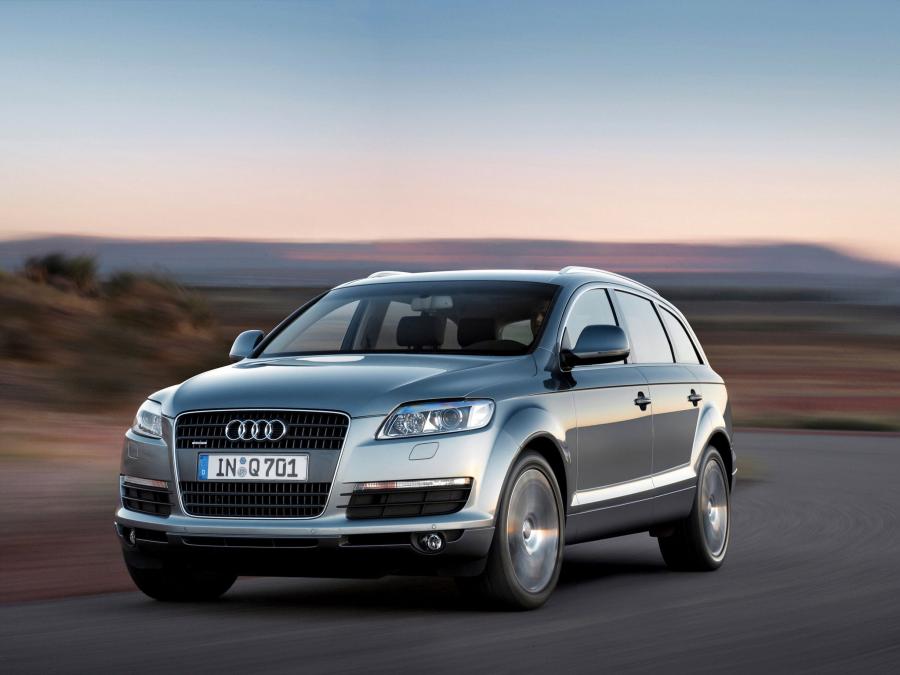  Audi Q7 4.2 Quattro (4L) 2005 года  (фото 2 из 30)